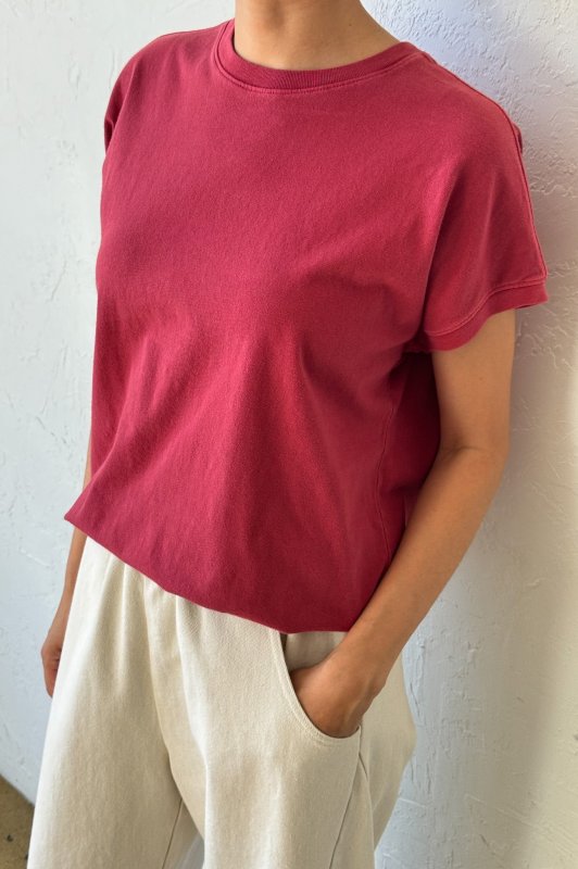 Ease Tee - Crayon Red